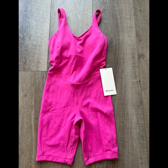 Lululemon Align Onesie 8" in Sonic Pink Size 2 - Picture 3 of 6